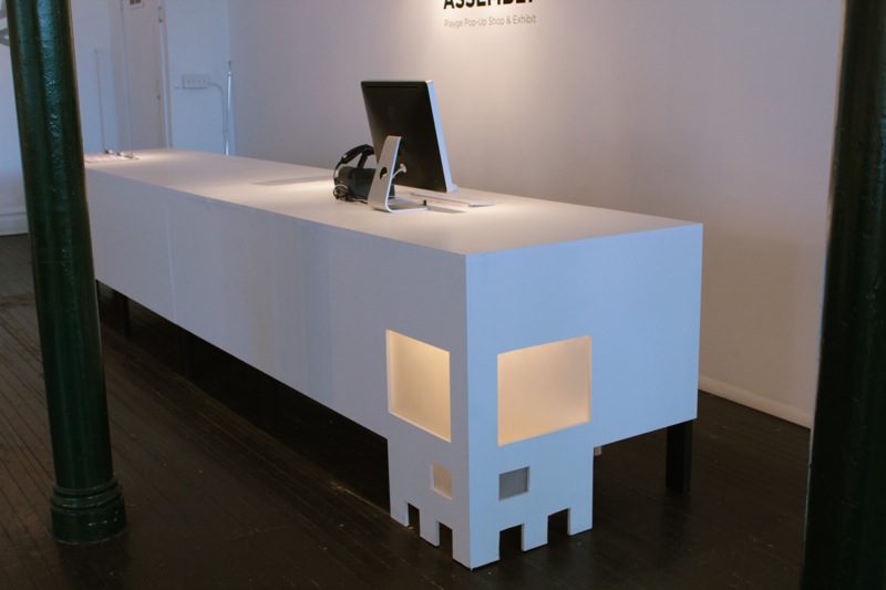 Squadt Assembly Fixtures/Banners Desk